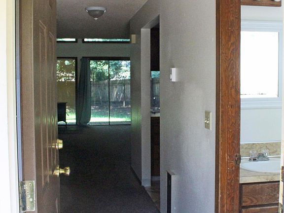 2nd image of 14010 NE 13th St