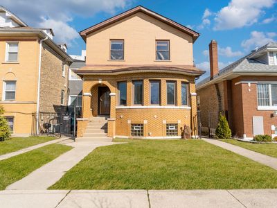 5454 W Eddy St, Chicago, IL, 60641