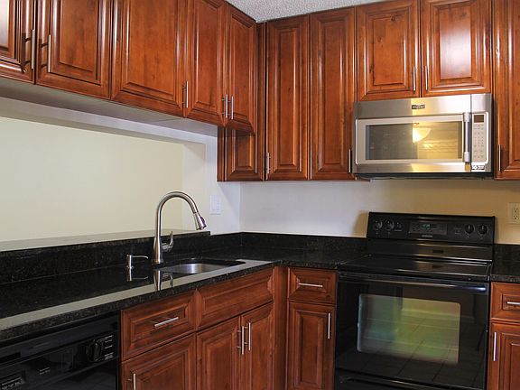 5th image of 2384 NW 89th Drive #2384