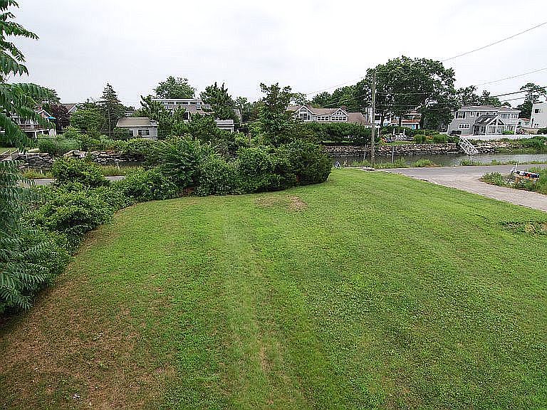 1st image of 2 Marsh Ct