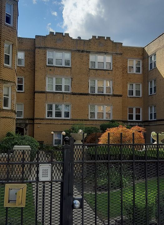 1st image of 6322 N Richmond St APT G