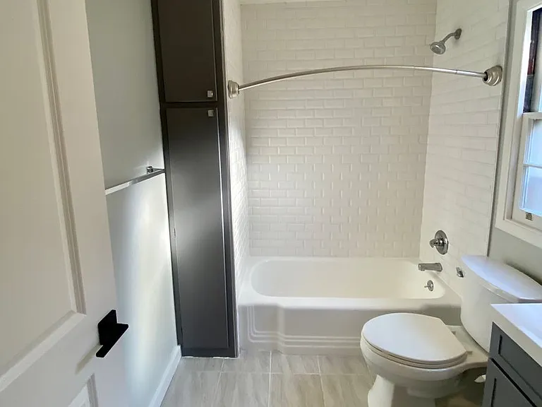 Bellevue Apartments — Photo 51