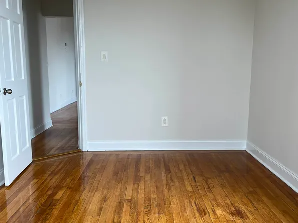 4568 Man Colleg Parkway image 4 of 6