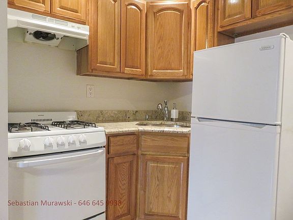 2nd image of 311 E 60th St #3