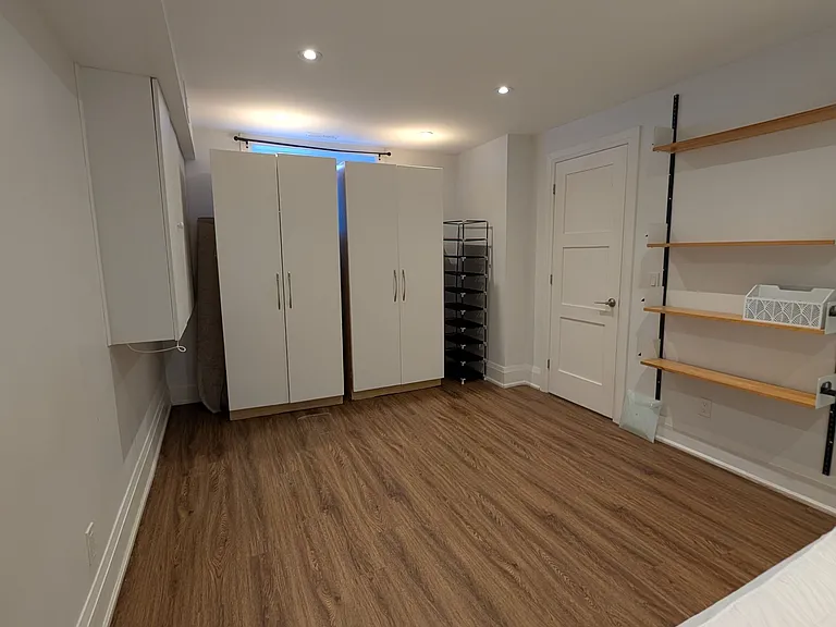 1036 Dovercourt Rd #LOWER — Photo 10