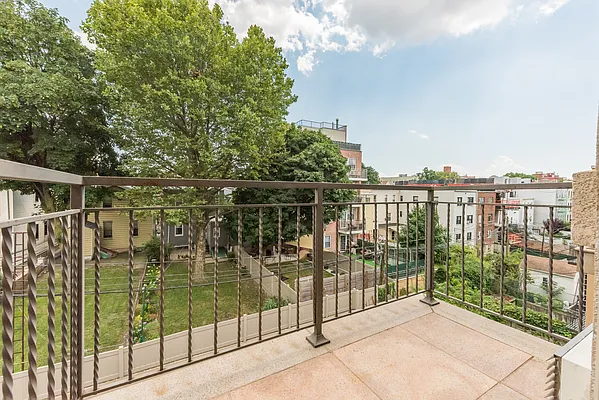 Rented by Modern Spaces | media 16