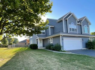 700 Meadow Ln, Hinckley, IL 60520