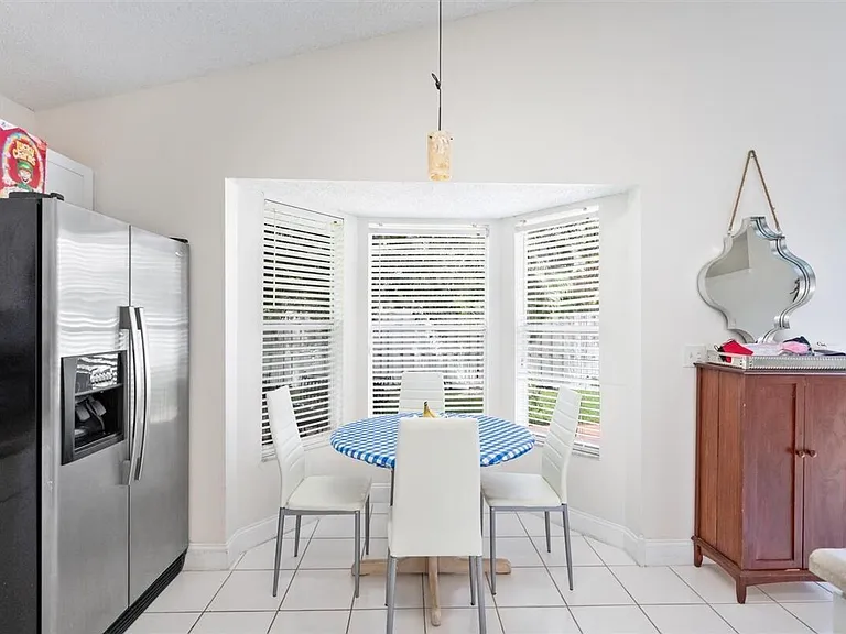 2606 Bedford Mews Dr — Photo 9
