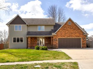 4606 Stonebridge Rd, West Des Moines, IA 50265