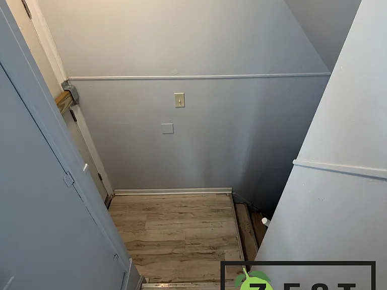 19143 Fairport St — Photo 13
