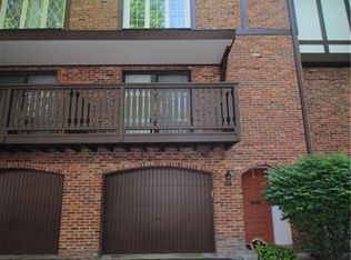 419 Allenberry Dr, Pittsburgh, PA 15237