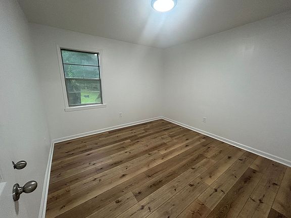5th image of 912 S Washington Ave