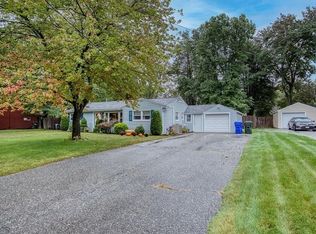 53 Sunridge Dr, Springfield, MA 01118