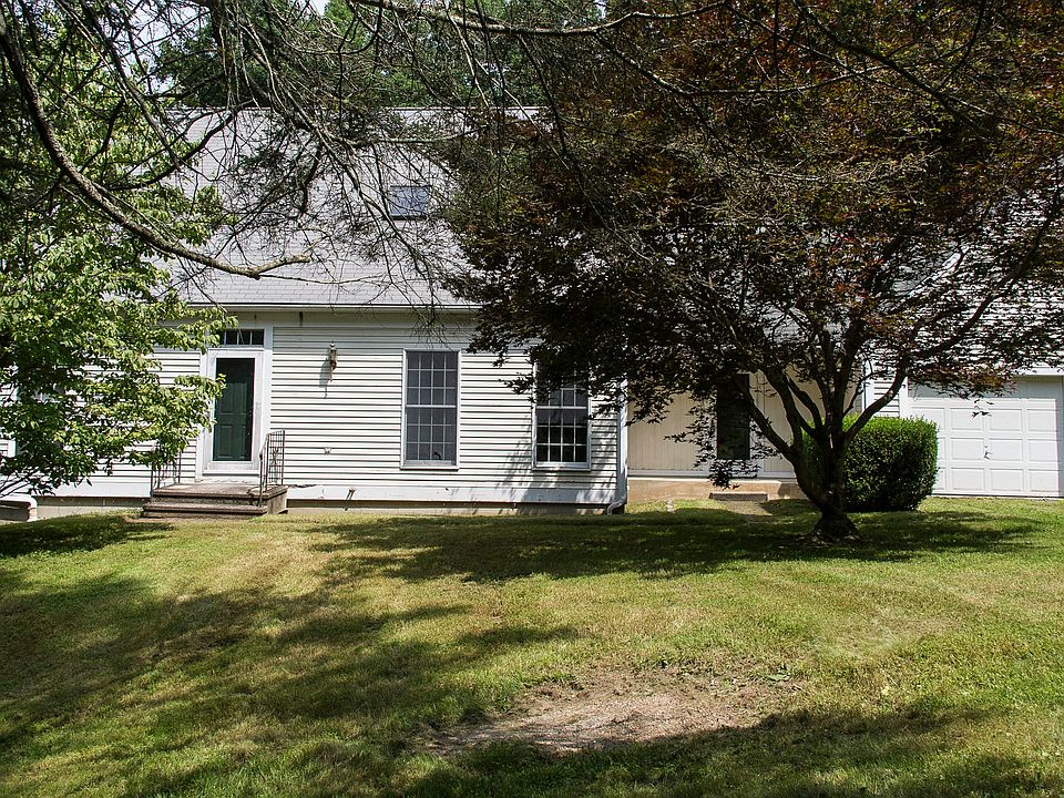 1st image of 90 Mallory Road