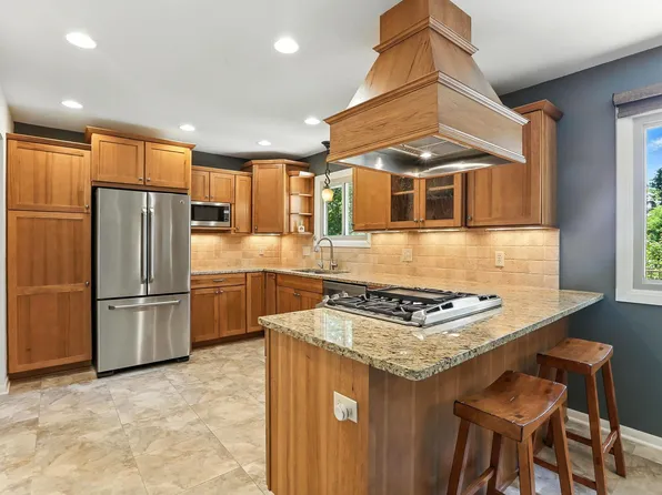 5820 139th St W, Apple Valley, MN 55124