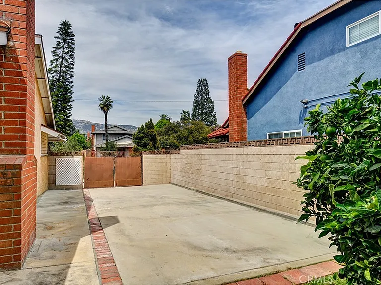 440 Coronado St — Photo 21