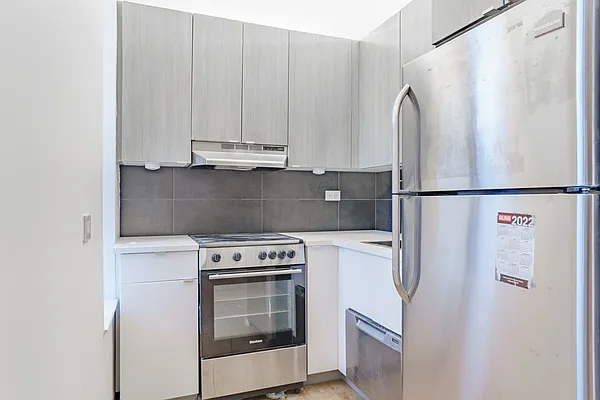 Rented by MySpaceNYC | media 24