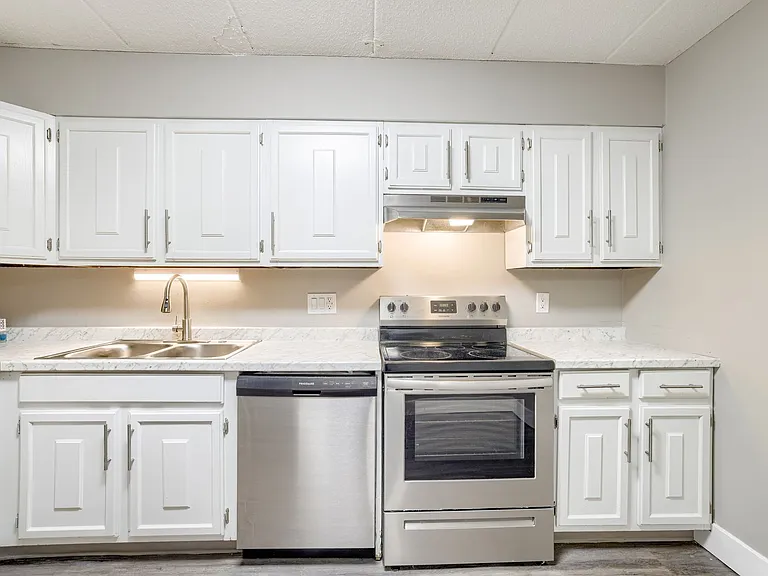 Meadowlark Apts — Photo 7