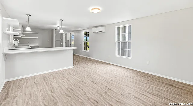 16345 FM 463 — Photo 7