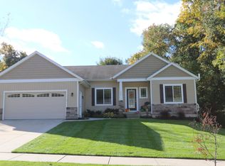 174 Evan Dr NE, Comstock Park, MI 49321