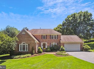 9905 Rosewood Hill Cir, Vienna, VA 22182