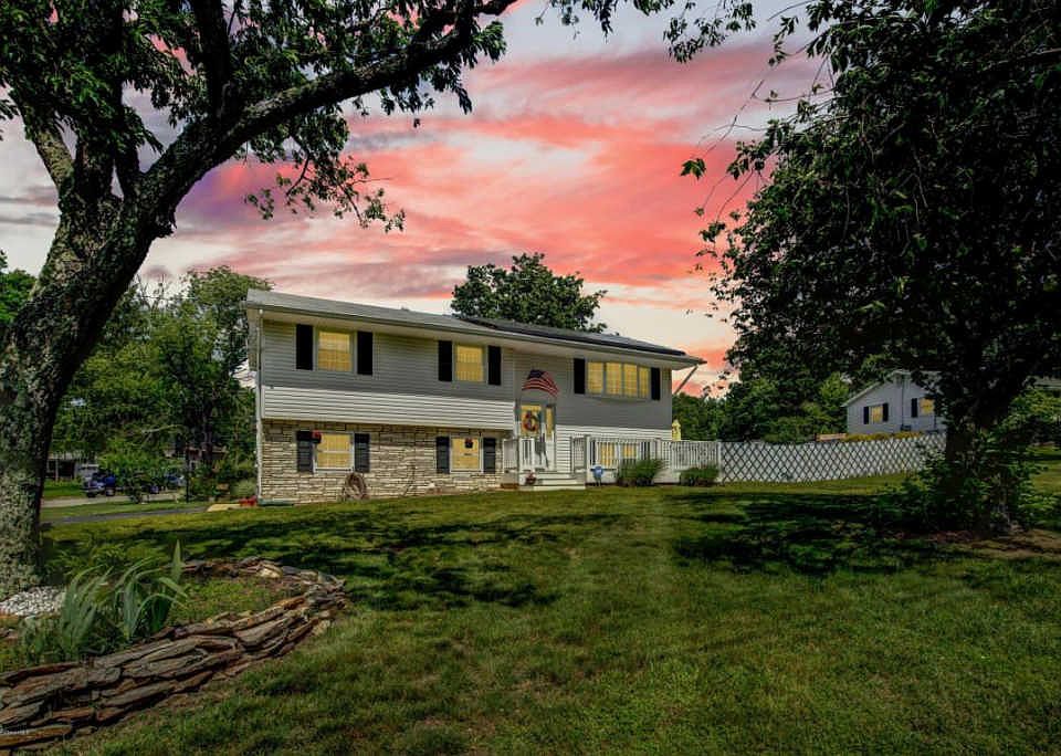 1st image of 303 Suburban Dr