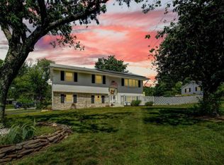 303 Suburban Dr, Toms River, NJ