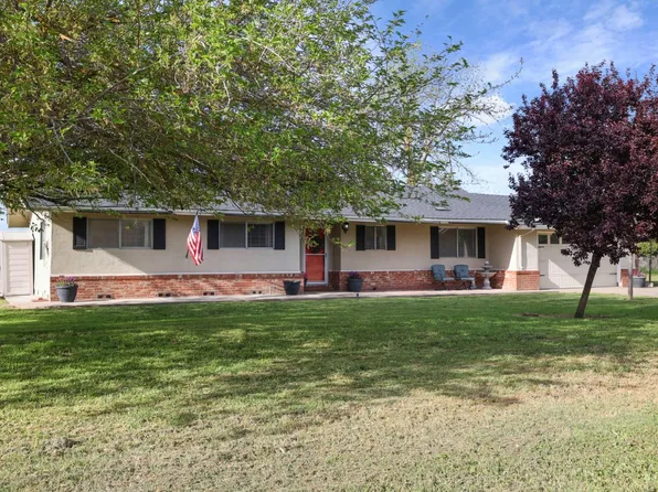 12521 E Harney Ln, Lodi, CA 95240