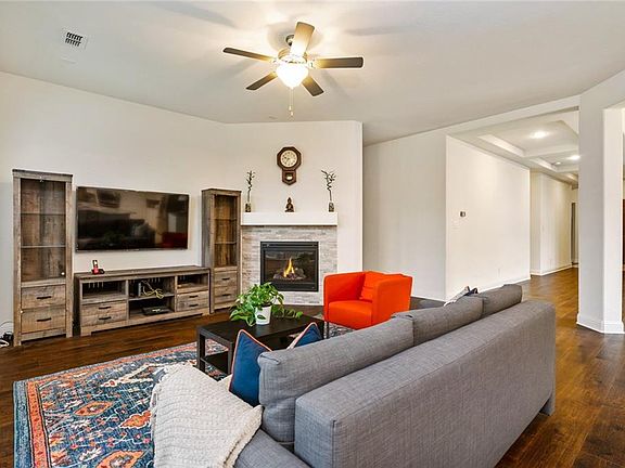 2nd image of 4413 Martha Ave