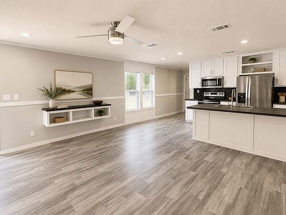 3rd image of 129 Ridge Way