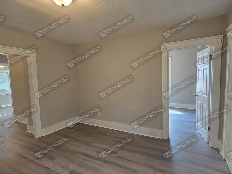 7210 Rivard Ave — Photo 8