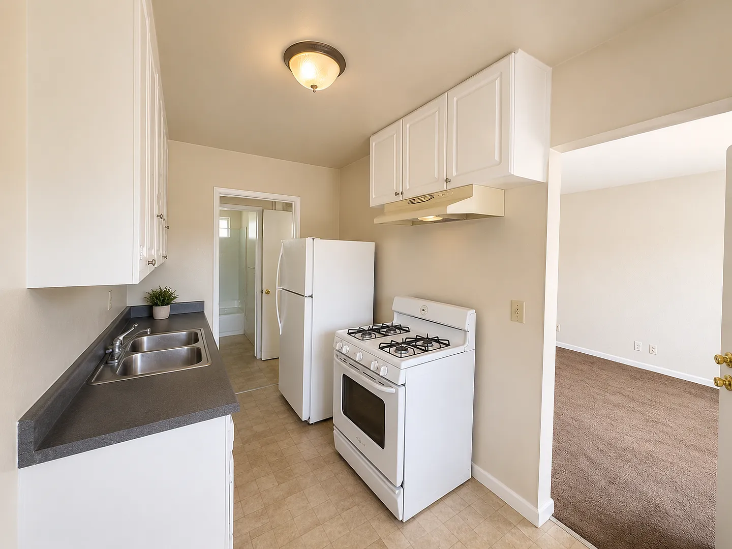 Greenwood Ave - 110 — Photo 3