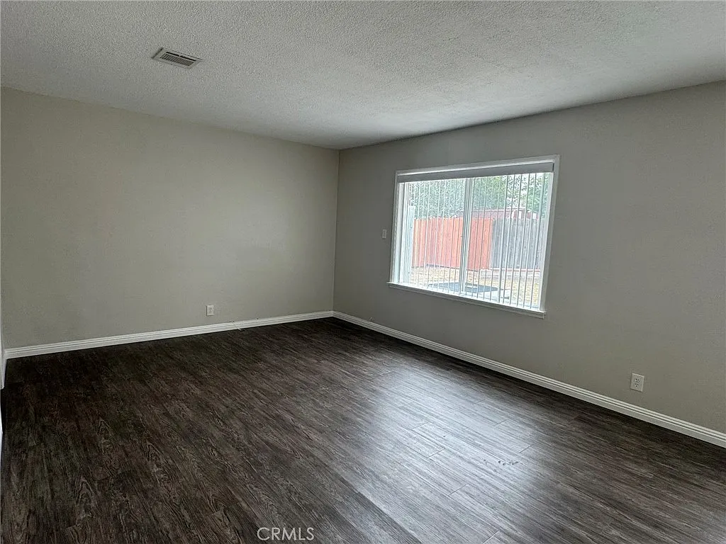 2 bed, 1046 sqft, $2,600 — Photo 3