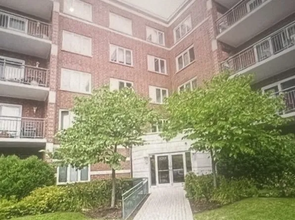 5255 N Riversedge Ter #709, Chicago, IL 60630