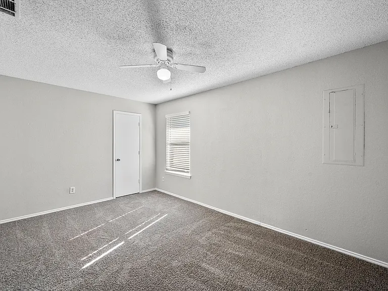 606 Kings Way Dr — Photo 20