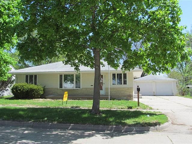 1st image of 2040 N Maxwell Ave