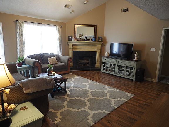 Vaulted Family Room