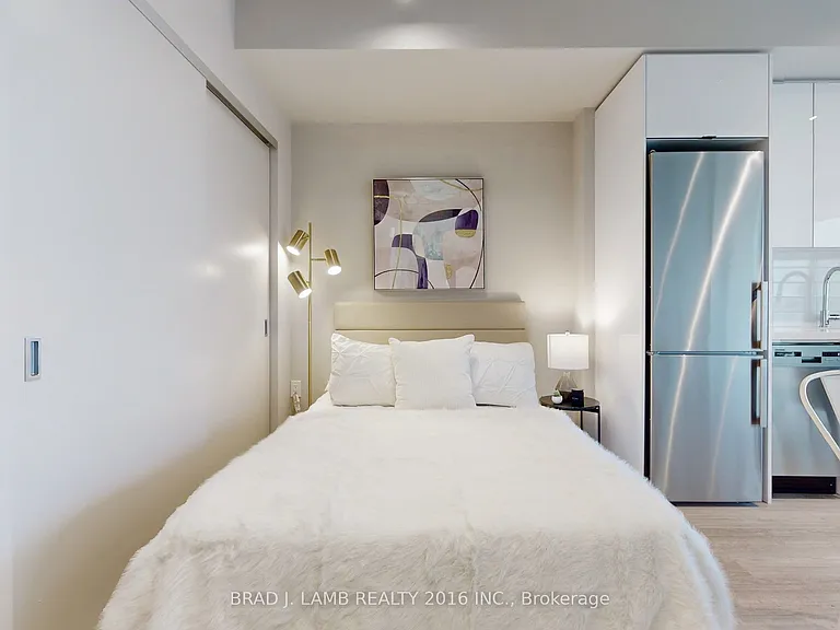 195 McCaul St #1014 — Photo 12