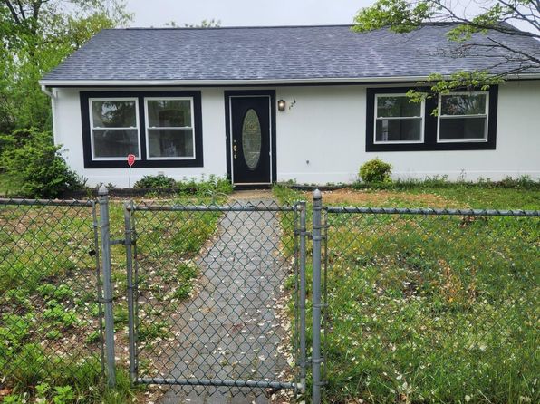 124 Village Dr