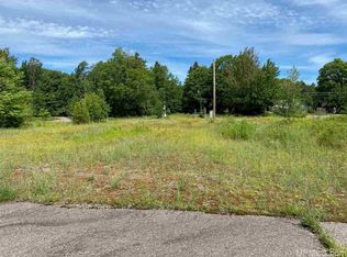 140 Midway Dr, Negaunee, MI 49866