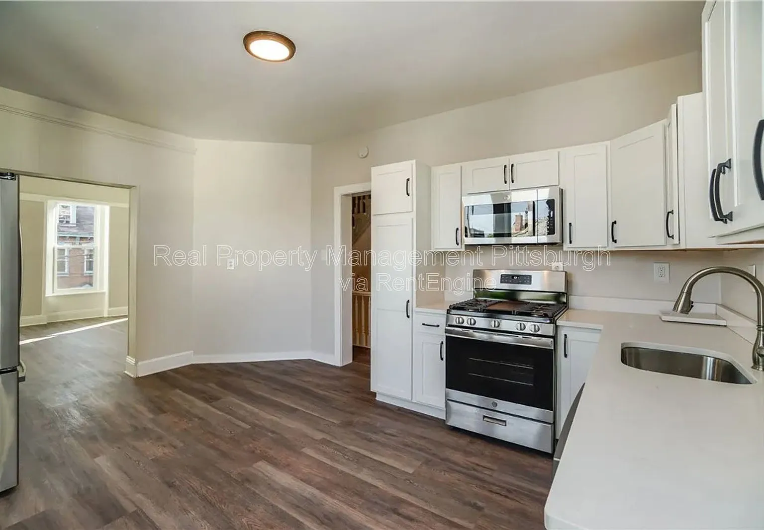 3 bed, 2.0 bath, 1700 sqft, $1,875 — Photo 2