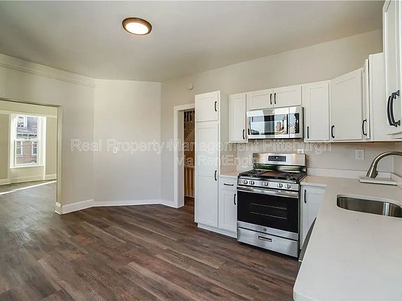 2nd image of 2123 Sidney St