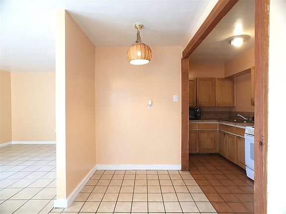3rd image of 1310 Declovina St