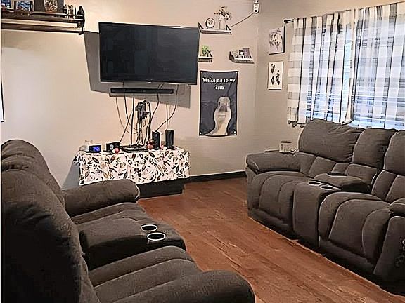 5th image of 2105 Chewelah Ave