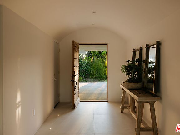 4th image of 880 Teakwood Rd