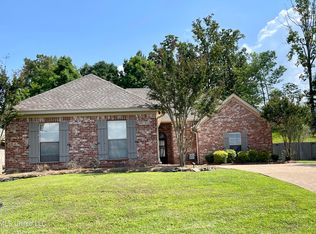 320 Fairview Dr, Brandon, MS 39047