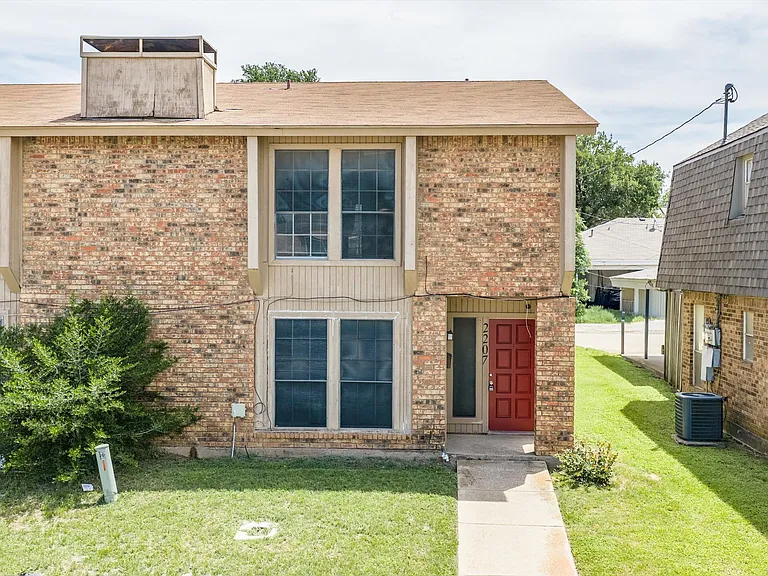 2207 Chase Ct — Photo 26