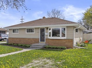 1723 Pewaukee Rd, Waukesha, WI 53188