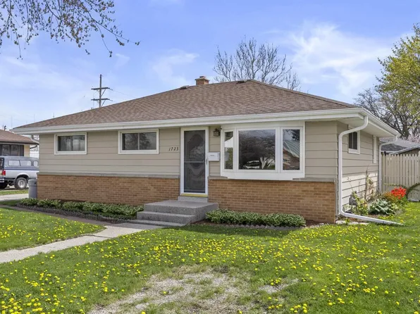 1723 Pewaukee ROAD, Waukesha, WI 53188