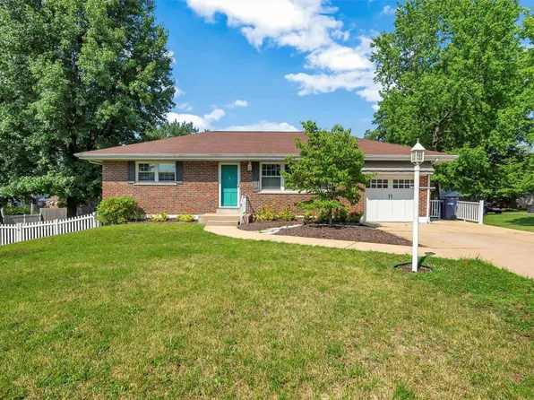8801 Anchorage Ln, Saint Louis, MO 63126
